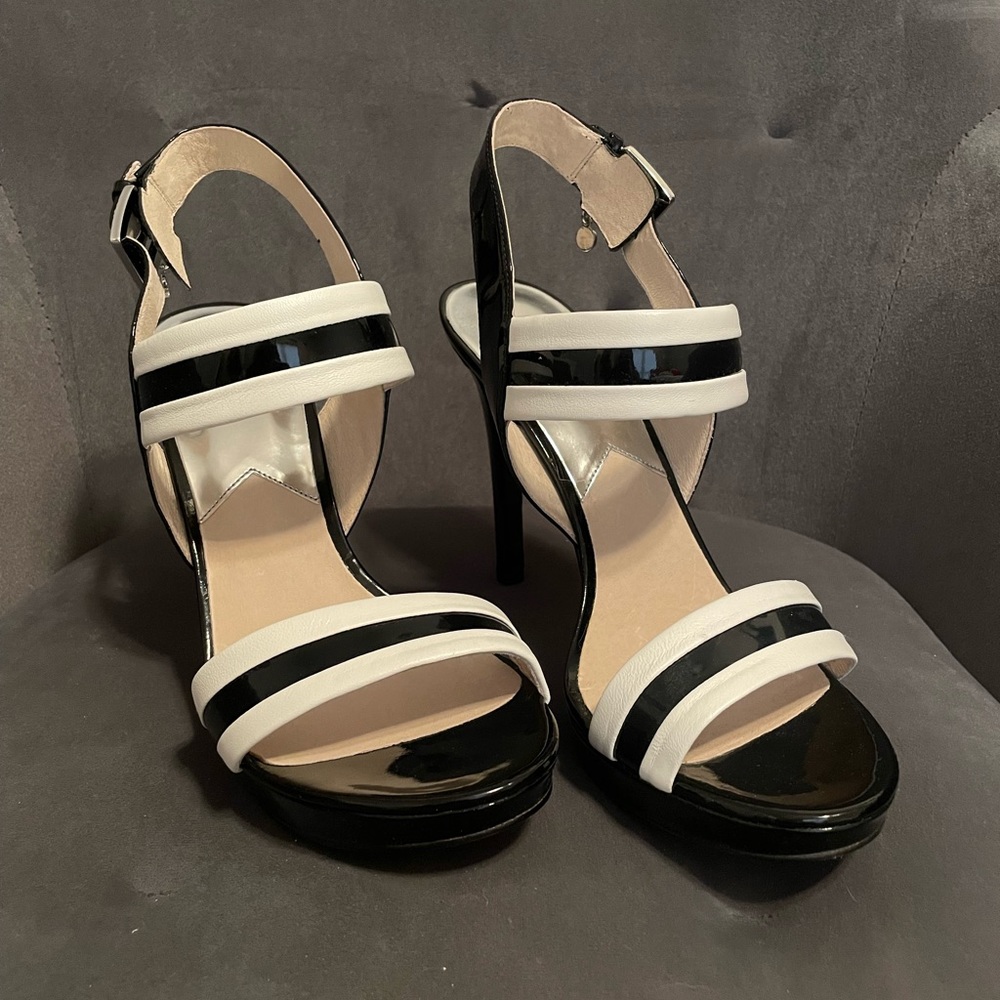 Michael Kors black and white heel